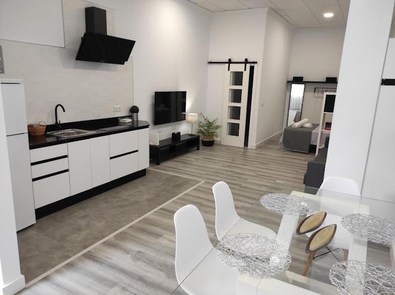 Apartamento Turistico Lyra Baena Buitenkant foto