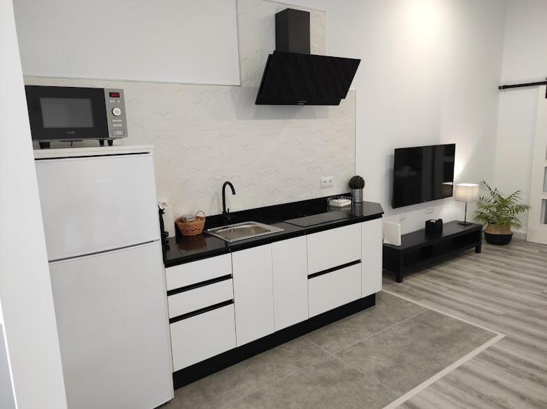 Apartamento Turistico Lyra Baena Buitenkant foto